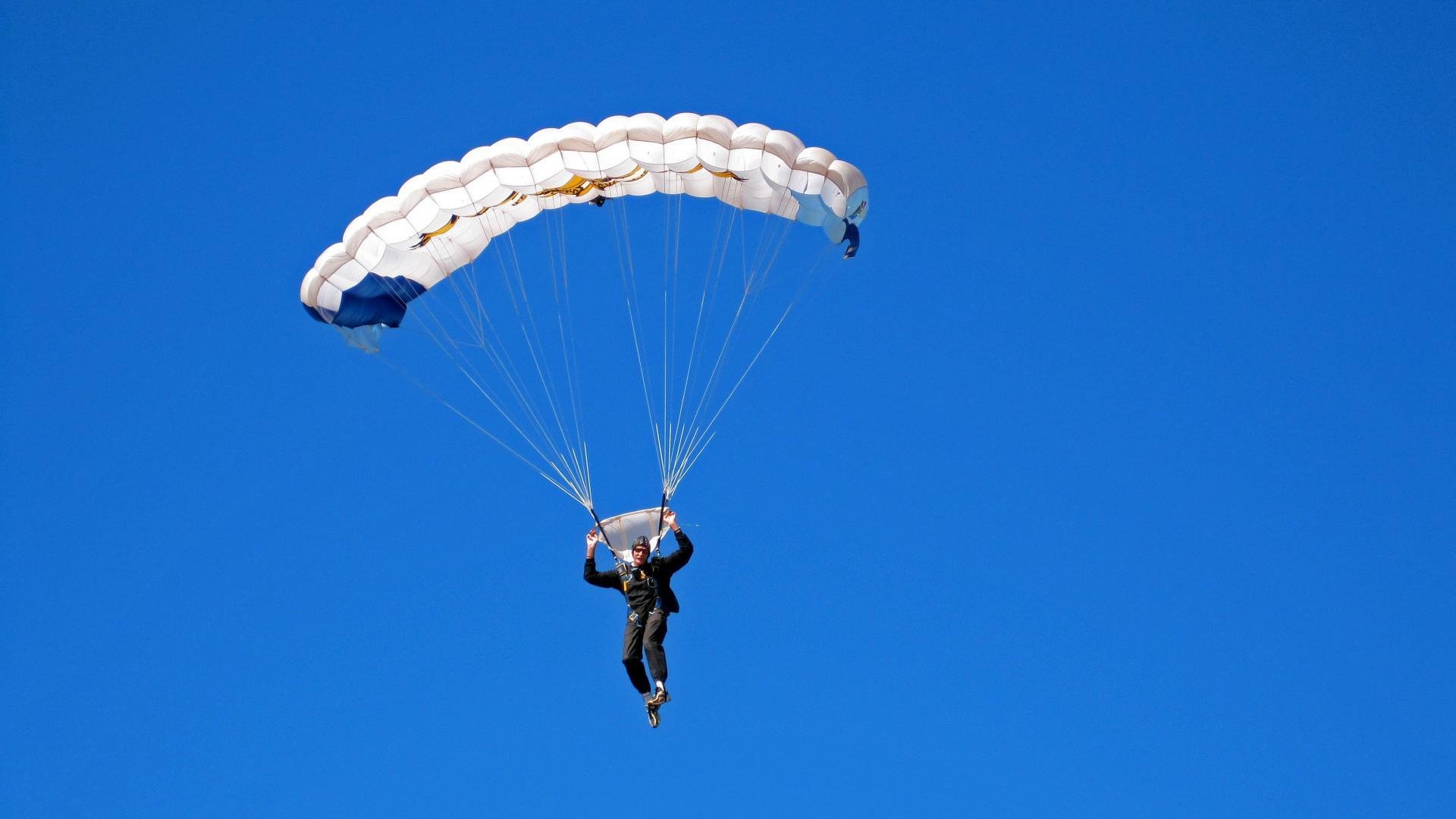 当恩比德空降CBA赛场，一场关于降维打击的篮球幻想实验